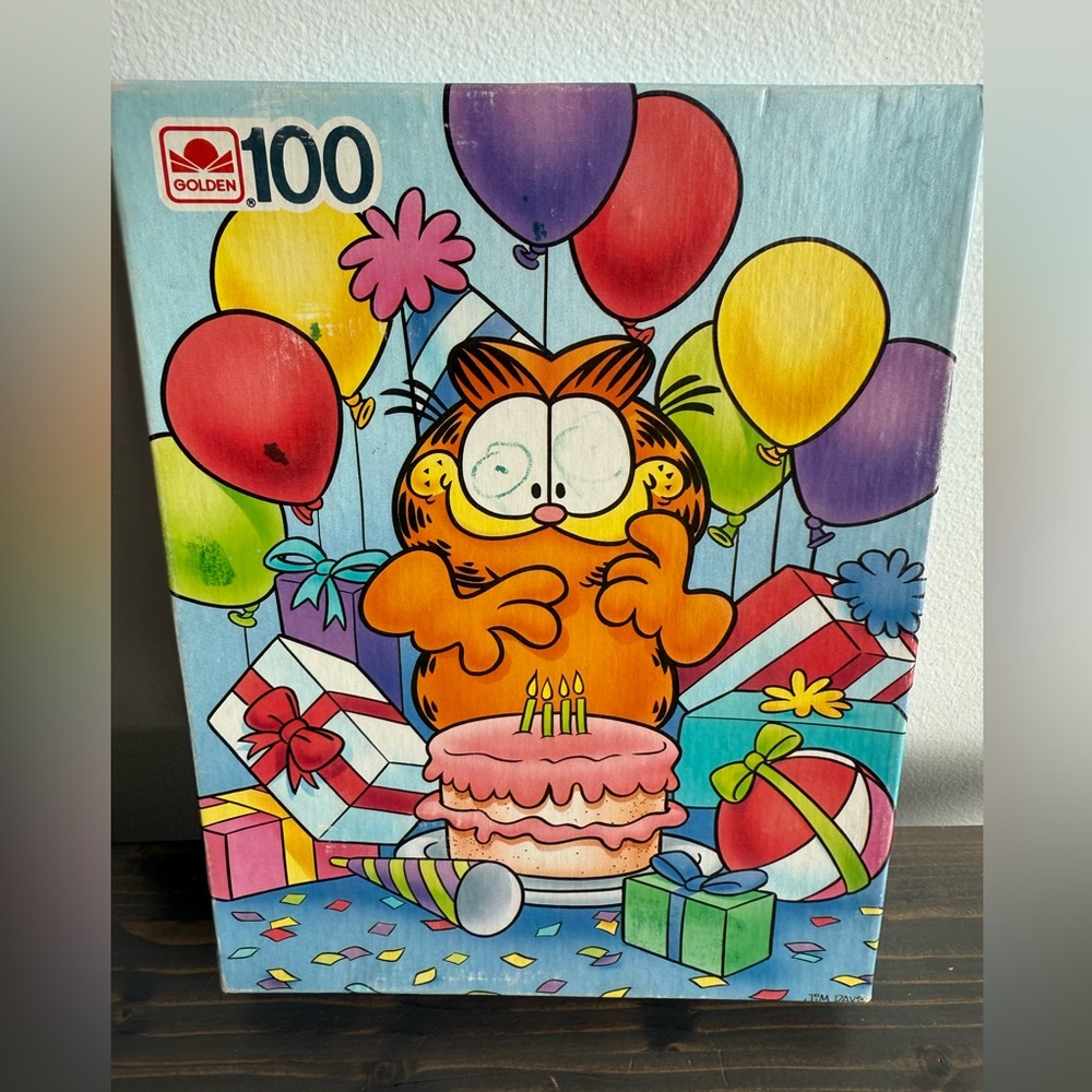Vintage GOLDEN puzzle 
Garfield